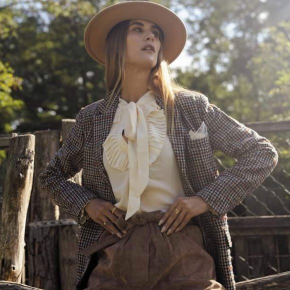 Molly Bracken - Romantic Blouse - Button Up Shirt - Bell Sleeves - Ivory - Picture 2 of 6